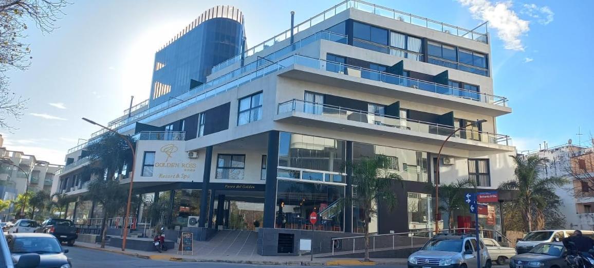 Golden Ross Hotel วิญาการ์ลอสปาซ ภายนอก รูปภาพ