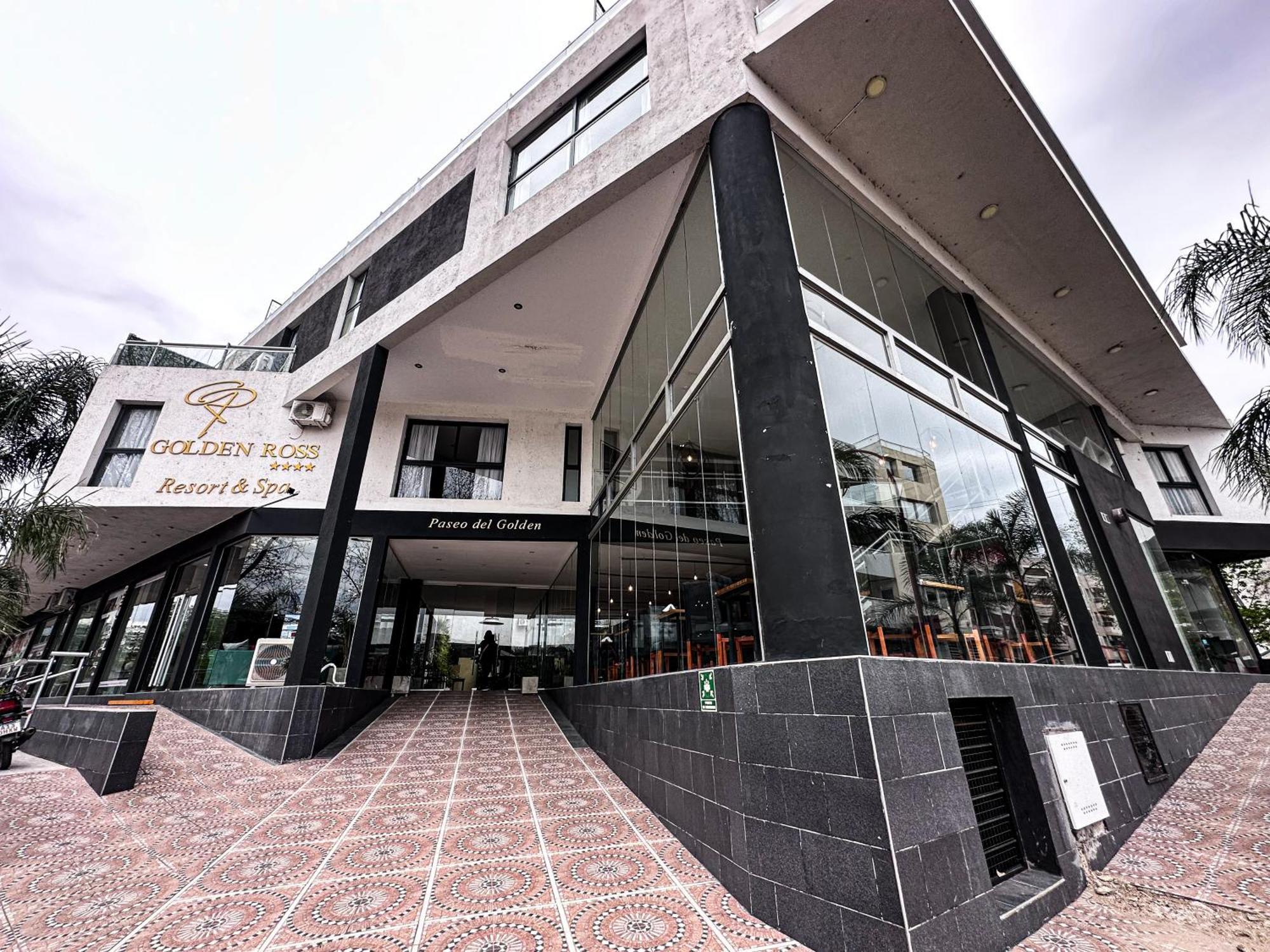 Golden Ross Hotel วิญาการ์ลอสปาซ ภายนอก รูปภาพ