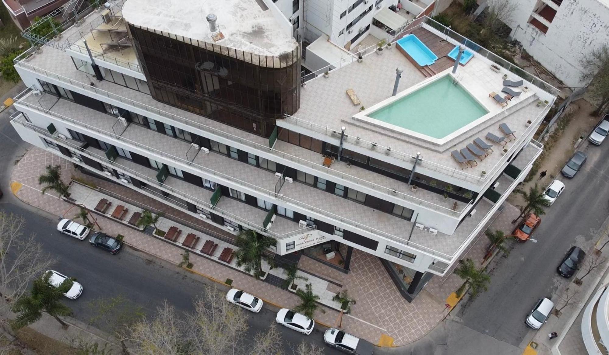 Golden Ross Hotel วิญาการ์ลอสปาซ ภายนอก รูปภาพ